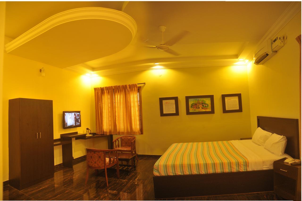 Oyo 7355 Covinille Bed & Breakfast Madurai Luaran gambar