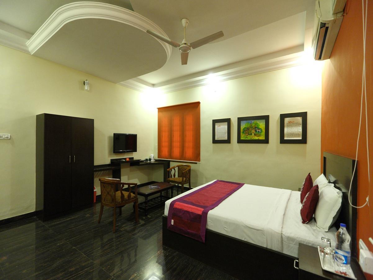 Oyo 7355 Covinille Bed & Breakfast Madurai Luaran gambar